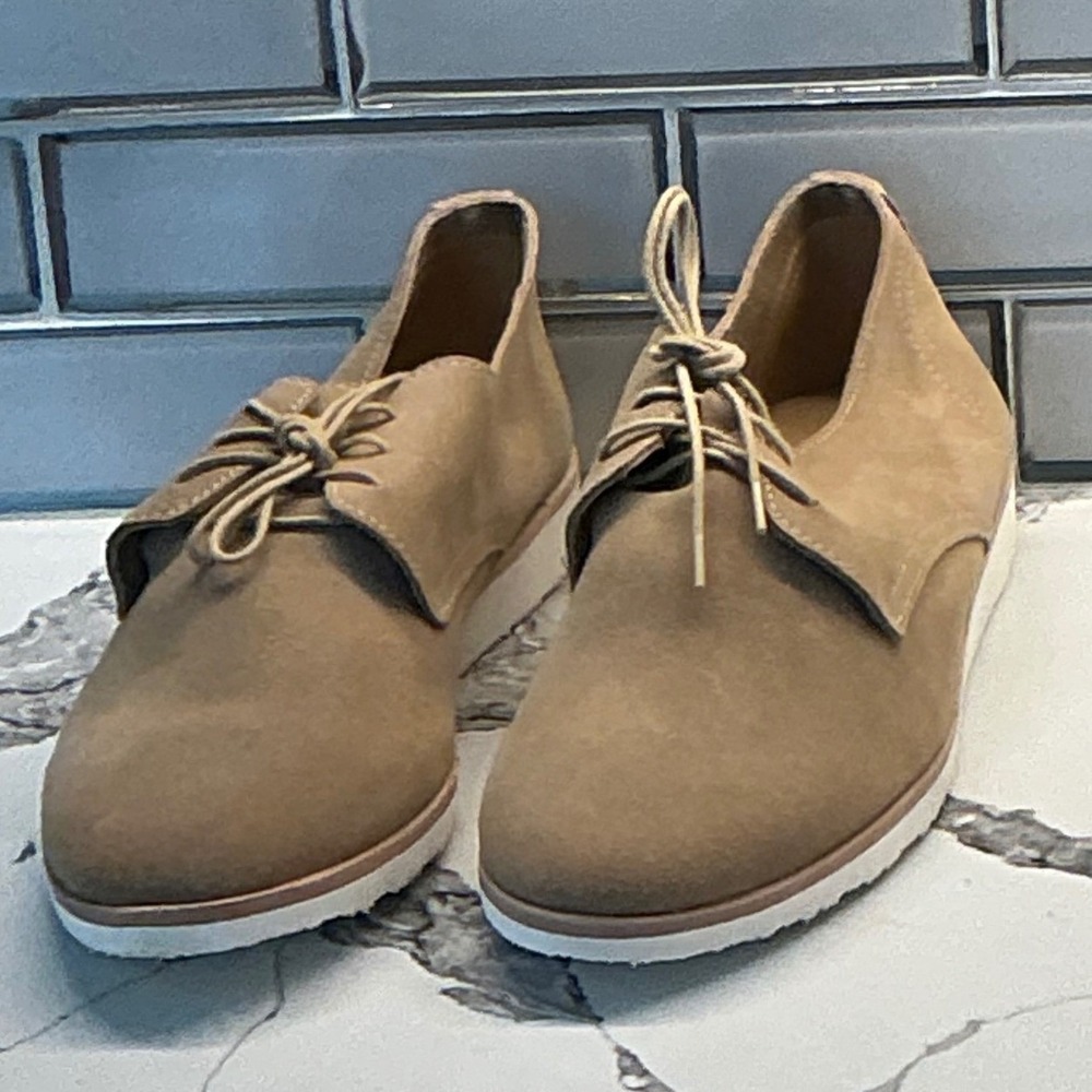 Nisolo Sedona Travel Derby Stone Suede Lace Up Shoes Stone Tan Women Size 7.5